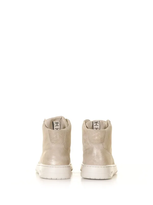 Beige nubuck sneaker