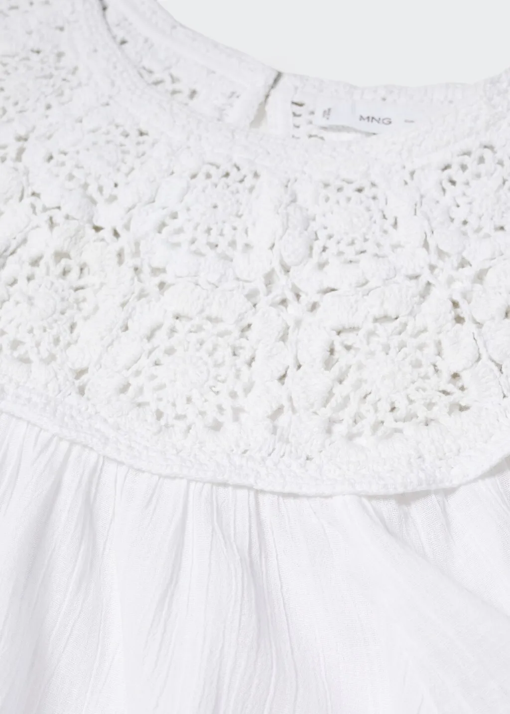 Blusa inserto crochet