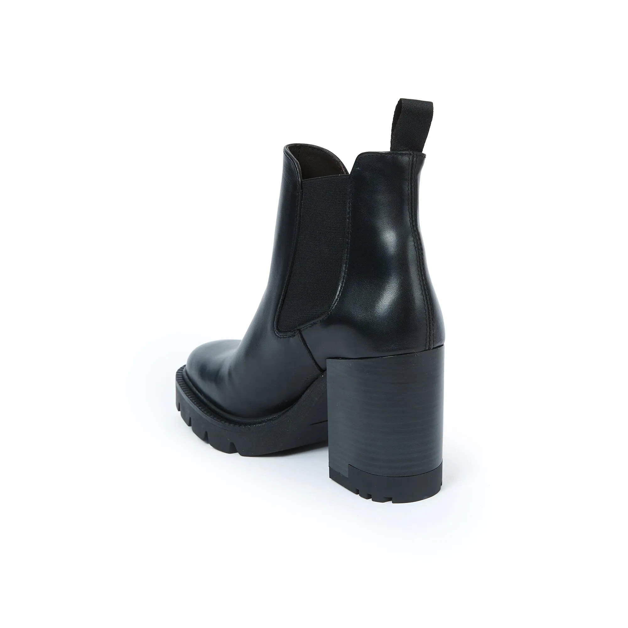 Heeled chelsea boot black