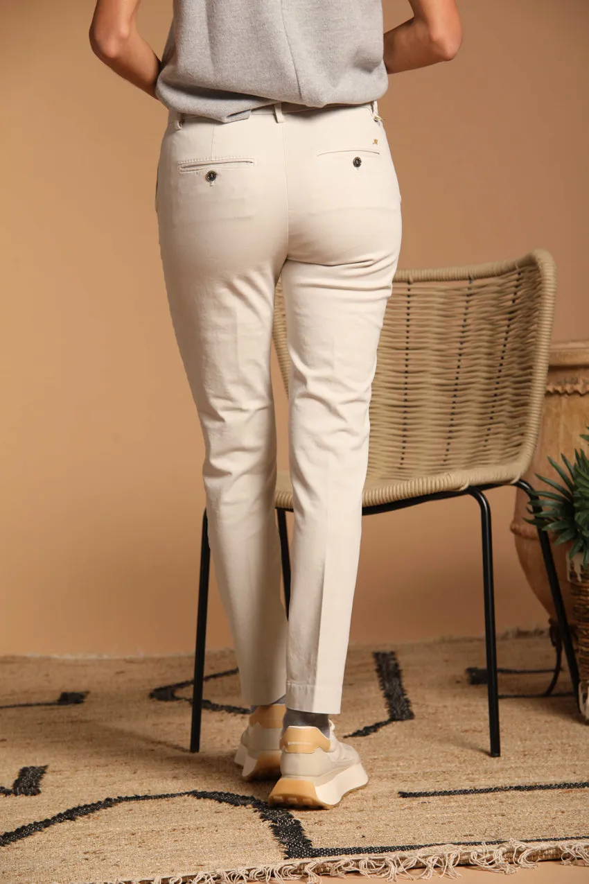 New York Slim pantalon chino femme en satin coupe slim ①. 