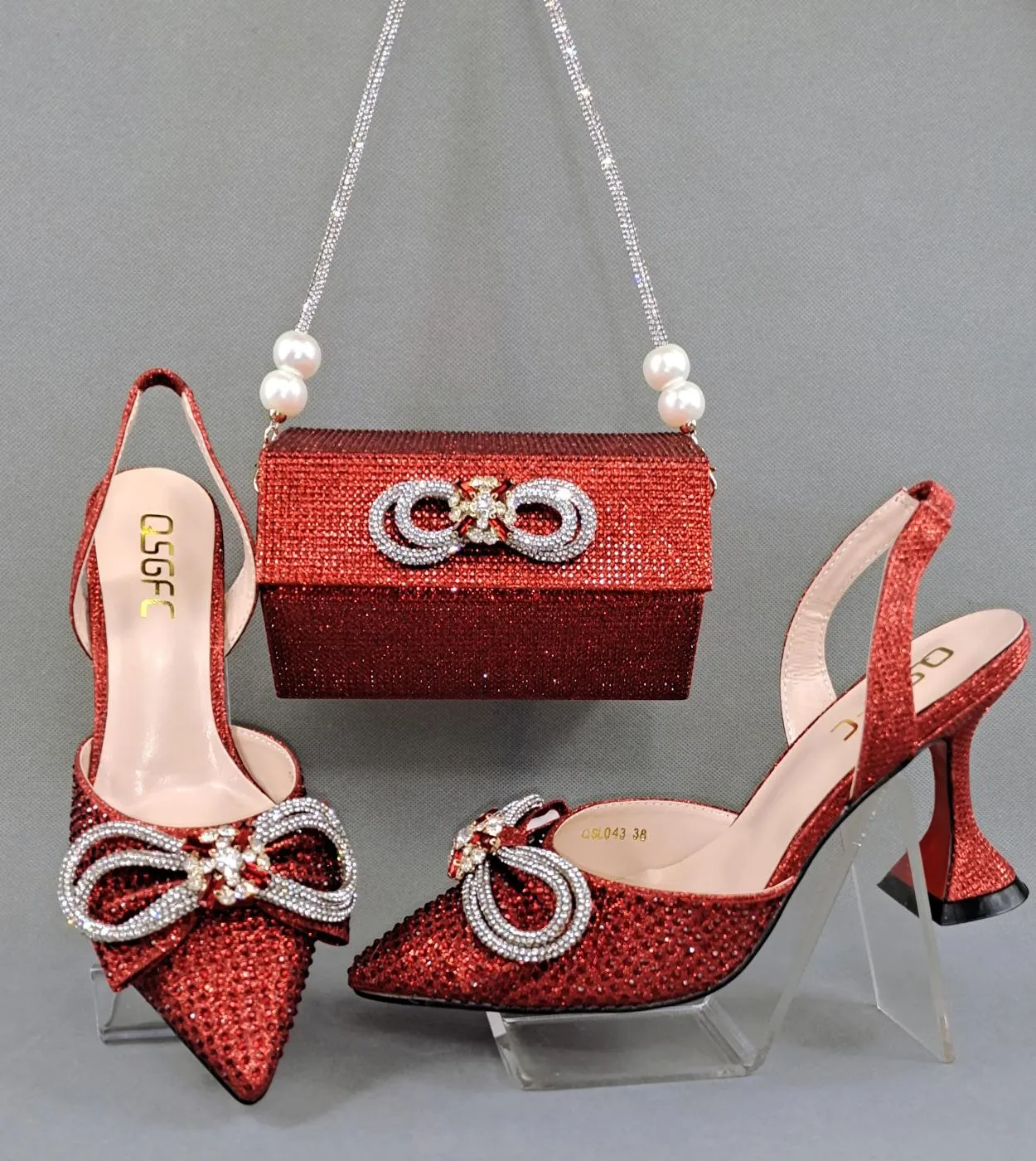 Scarpe da sposa con tacco in vetro di vino Scarpe da sposa rosse Borsa da donna Scarpe rosse Borsa Colore rosso