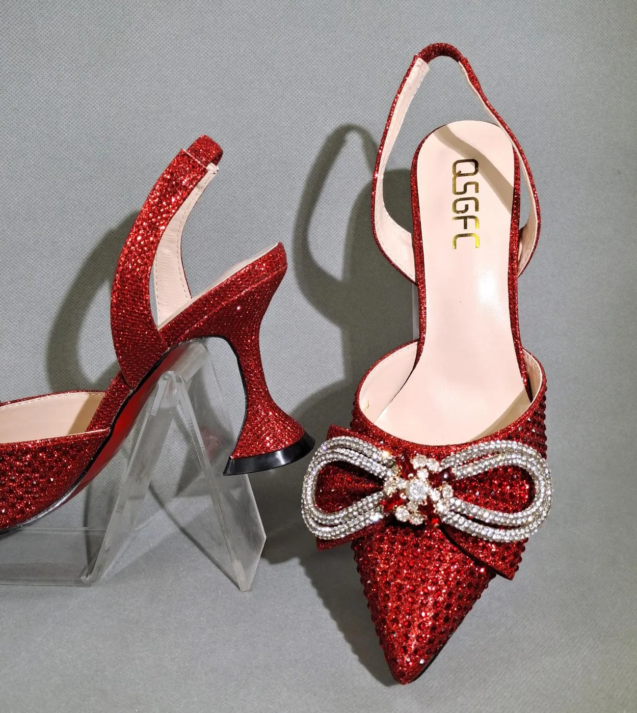 Scarpe da sposa con tacco in vetro di vino Scarpe da sposa rosse Borsa da donna Scarpe rosse Borsa Colore rosso