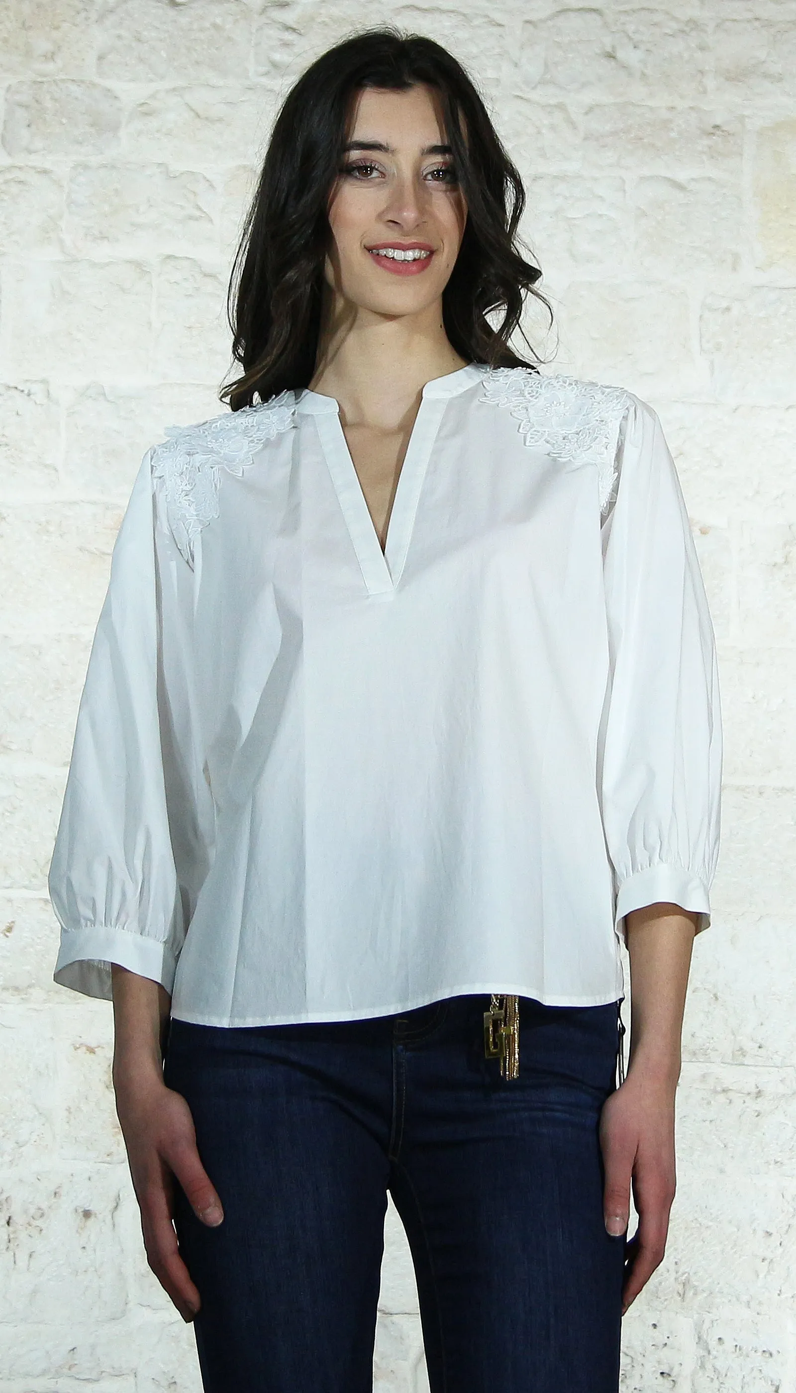 Twinset Milano Blusa in popeline con patch floreali